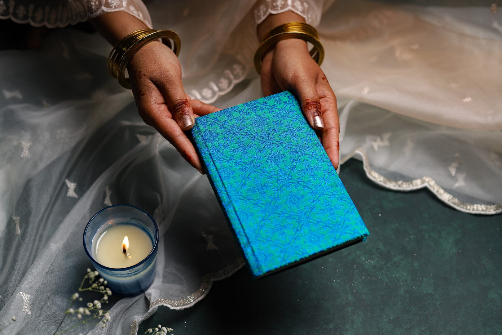 blue-pine-arts-handmade-sketchbooks-artisanal-fabric-hand-bound-watercolor-journal-handcrafted-banarasi-silk-brocade-small-sketch-book-8840.jpg
